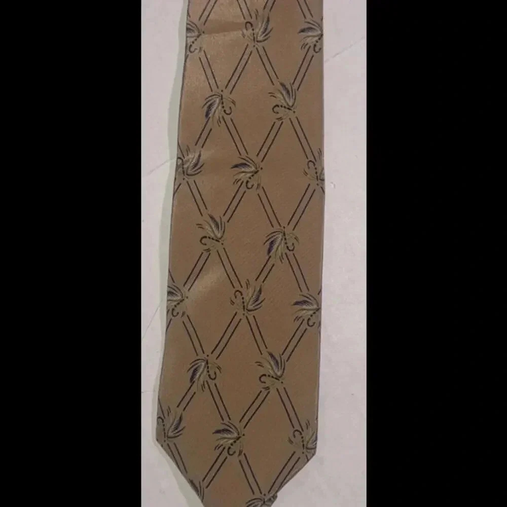 Tie - Picture 10 of 10